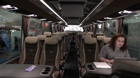 Interiér moderného autobusu
