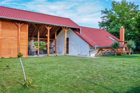 Porovnanie apartmánu a chaty