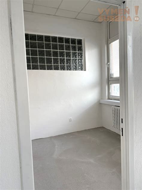 Interiér obchodného priestoru s možnosťou úprav