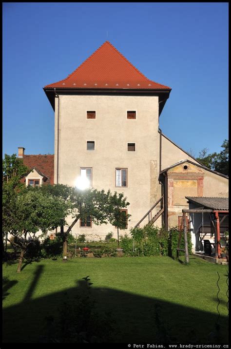 Fotografia historickej budovy v Žabokrekoch nad Nitrou