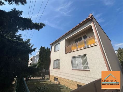 Ilustrácia rodinného domu s rozdelenou záhradou