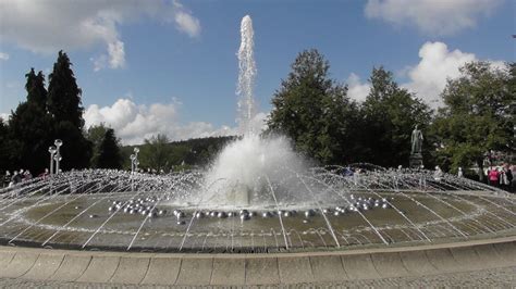 parkový mobiliár a fontána