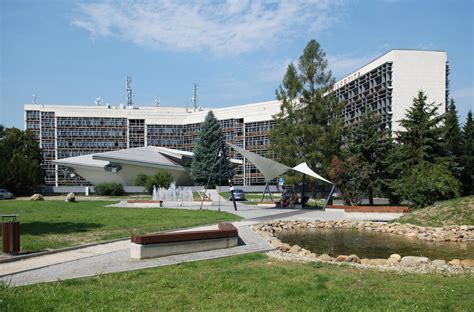 Hlavná budova Technickej univerzity vo Zvolene