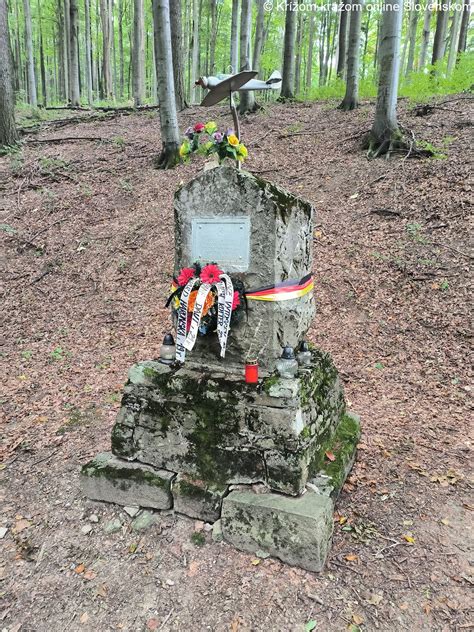 Pamätník leteckého nešťastia pri Trenčíne