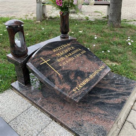 Jednohrob z materiálu Orion s úpravou na urnový hrob