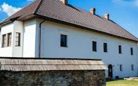 Detail obnovených architektonických prvkov v kaštieli