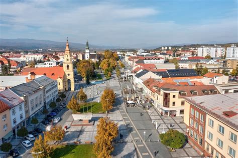 Fotografia administratívnej budovy vo Zvolene