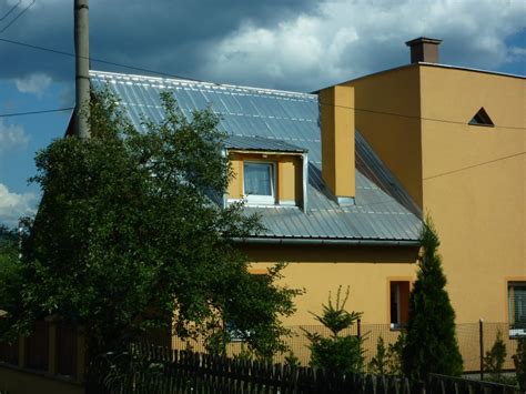 Hliníková strešná krytina na modernom dome