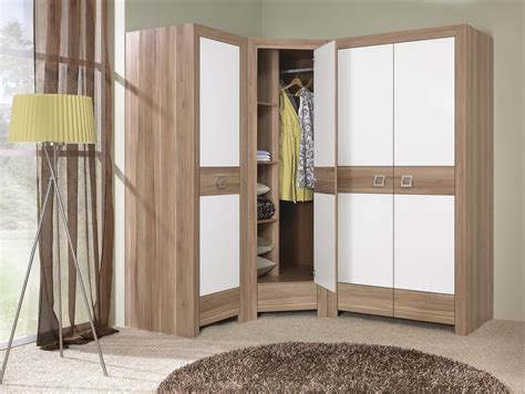 Rohová šatníková skriňa s integrovanou lavicou