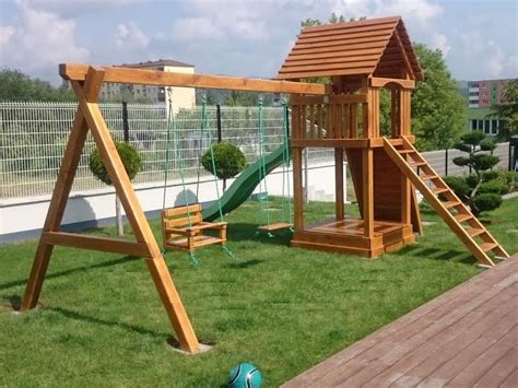 Detské ihrisko pri apartmánovom dome