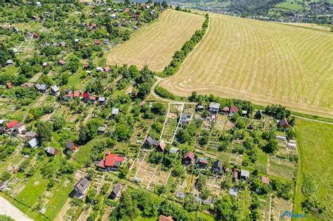 Obec Malachov s výhľadom na okolitú prírodu