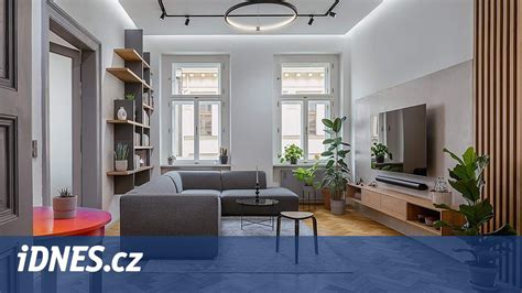 Interiér starého domu pripravený na rekonštrukciu