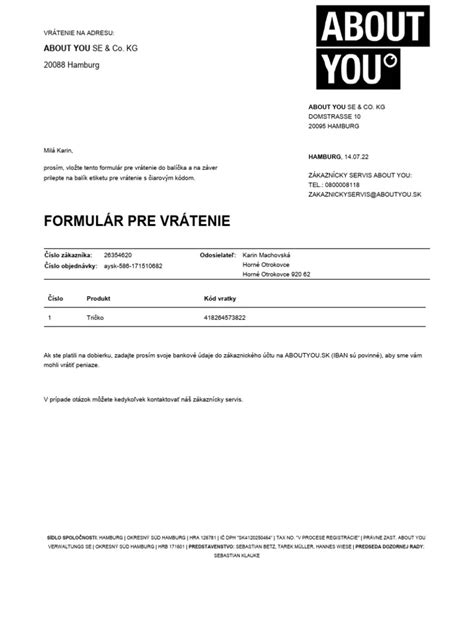 žena vypĺňa formulár na úrade