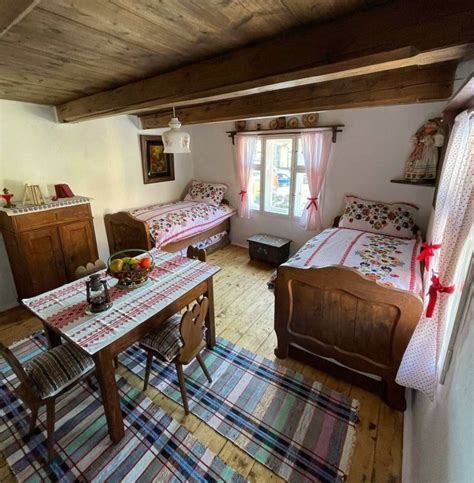 Tradičná slovenská ľudová chalupa