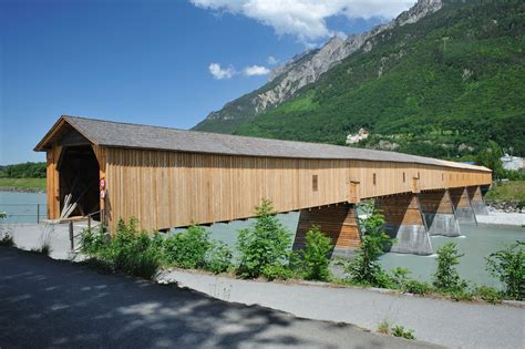 Starý drevený most Alte Rheinbrücke cez rieku Rýn