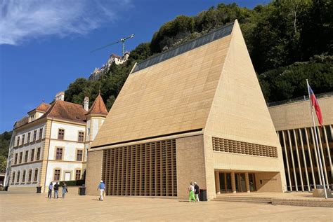 Budova parlamentu Landtagsgebäude vo Vaduz