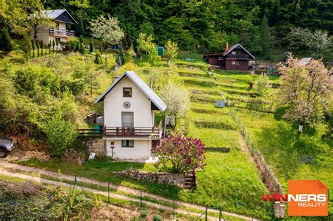 Fotografia záhradkárskej osady s chatkami