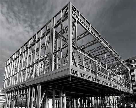 Moderná oceľová konštrukcia