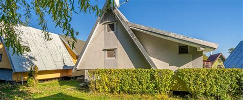 Realitná kancelária v meste