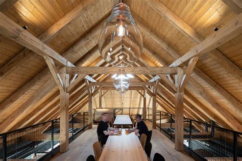 interiér pivnice po požiari