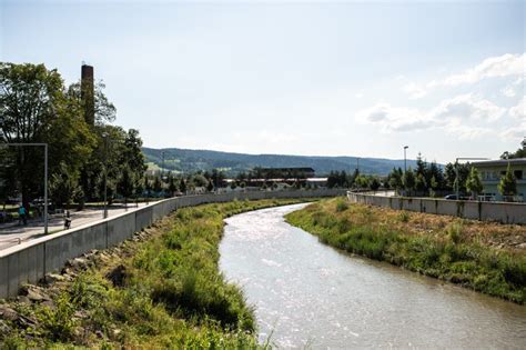 Rieka Topľa pretekajúca malebnou krajinou