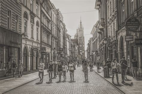 Ulica v štvrti Guillotière s trhom