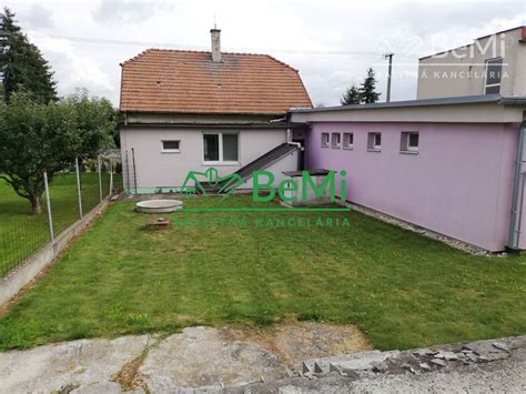 Obec Chrabrany s výhľadom na okolie
