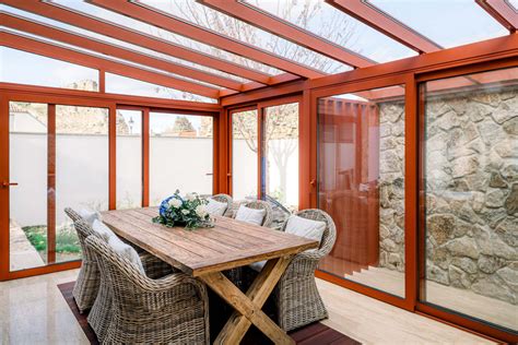 Ilustrácia procesu montáže zimnej záhrady