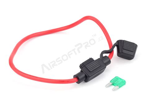 Diagram znázorňujúci vnútorné komponenty konektora do autozapaľovača s poistkou