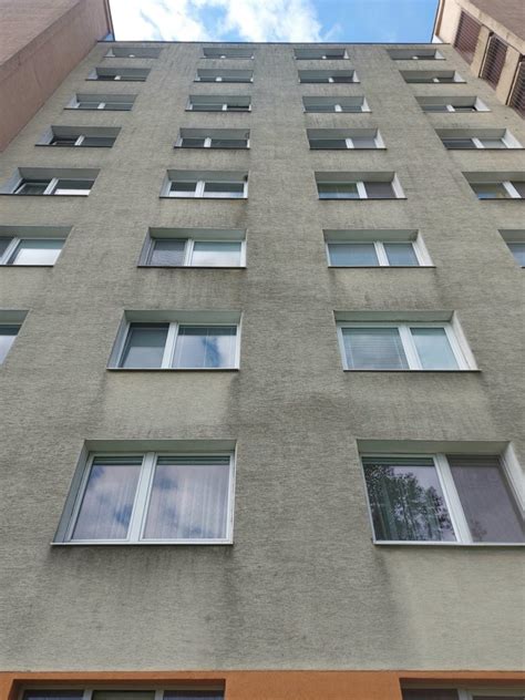 Fasáda moderného bytového domu v Galante