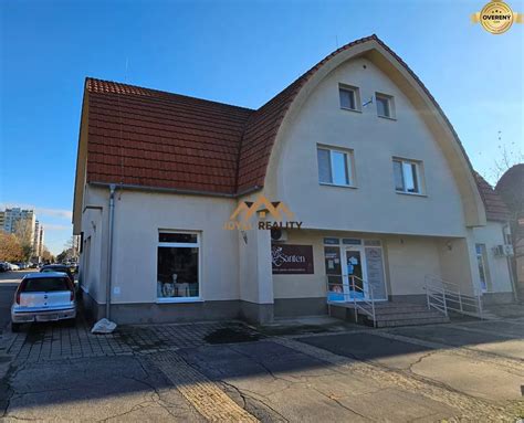 Polyfunkčná budova v centre mesta
