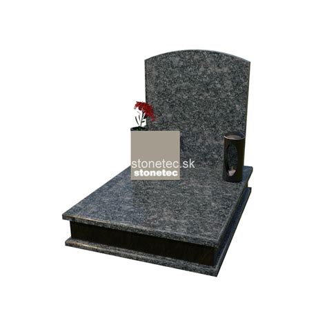 čistý a upravený hrob s novým pomníkom