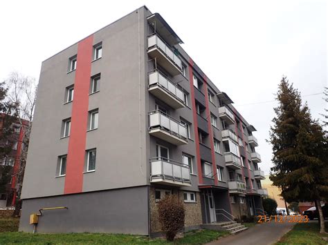 Bytový dom na ulici Vladimíra Clementisa v Revúcej