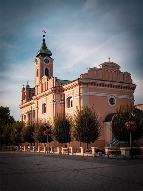 Fasáda Rímskokatolíckeho Kostola mena Panny Márie v Turčovciach