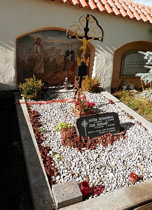 upravený hrob