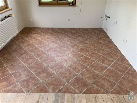 Pokládka modernej keramickej dlažby