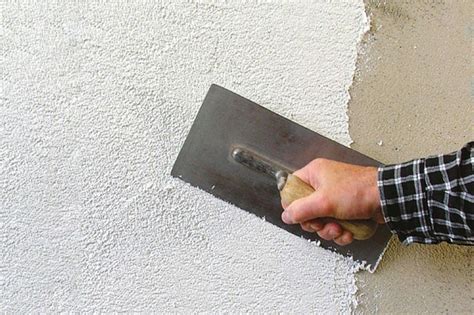 Nanášanie sieťkoviny na stenu