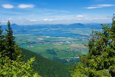 Panoramatický výhľad na Nízke Tatry z Liptovského Jána