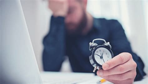 Ilustrácia znázorňujúca proces podania žiadosti na úrade