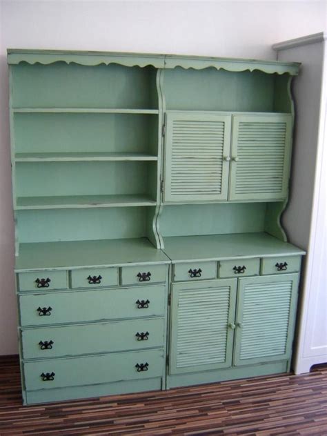 Renovovaný starý nábytok