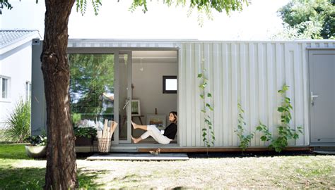 Lodný kontajner premenený na moderný dom