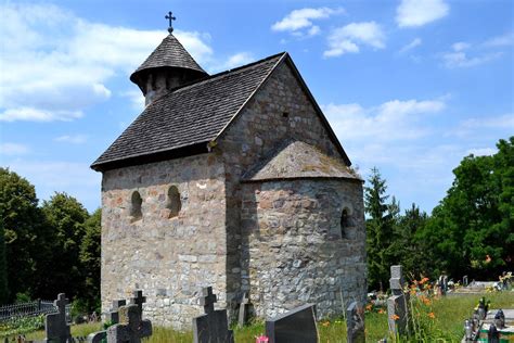 Románsky kostol v Bíni