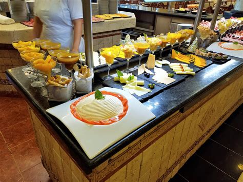 Bufetové stoly v hoteli