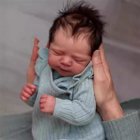 Portrét realisticky vyzerajúcej reborn bábiky