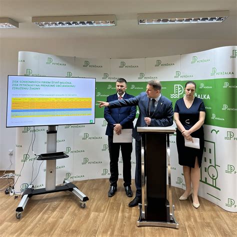 Ilustrácia znázorňujúca rovnováhu medzi individuálnym vlastníctvom a verejným záujmom