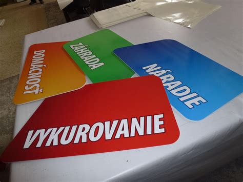 Ilustračná fotografia nelegálne umiestnenej reklamnej tabule