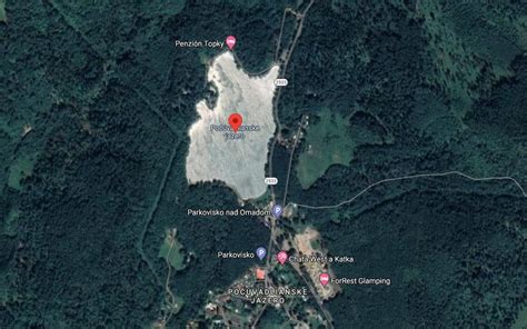 Mapa zobrazujúca polohu obce Močiar v rámci Štiavnických vrchov a jej blízkosť k Banskej Štiavnici.