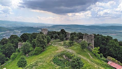 Výhľad z Jasenovského hradu na okolitú krajinu