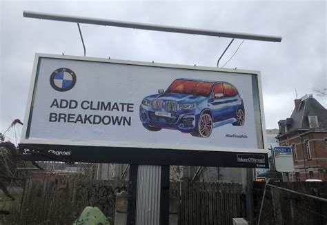 Billboard na frekventovanej križovatke