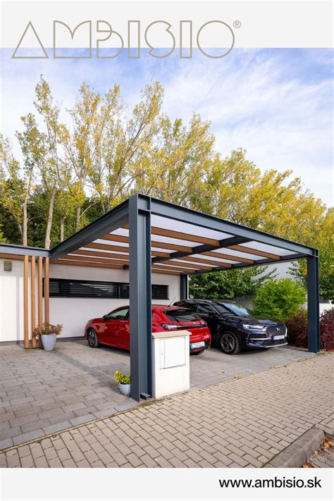 moderný prístrešok na auto
